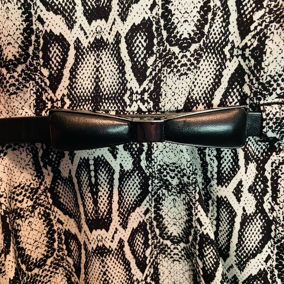 M&S Black & White Dress Size 16 (UK) with Belt - Picture 2 of 6